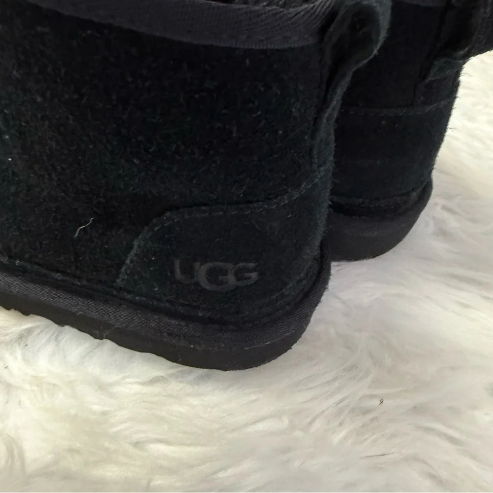 UGG Kids Black Suede Chukka Boots Lace-Up Youth Size 1